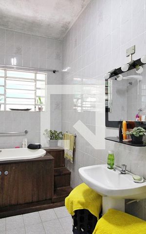 Casa à venda com 300m², 4 quartos e 2 vagasBanheiro 1 - casa 1