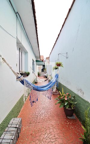 Casa à venda com 300m², 4 quartos e 2 vagasCorredor externo