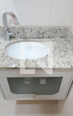 Apartamento para alugar com 50m², 2 quartos e 1 vagaBanheiro - Pia e Gabinete