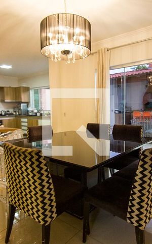 Casa para alugar com 200m², 4 quartos e 3 vagas Casa para alugar com 200m², 4 quartos e 3 vagasSala 1