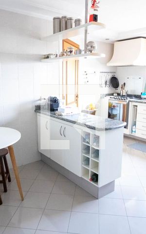 Apartamento à venda com 142m², 3 quartos e 3 vagas Apartamento à venda com 142m², 3 quartos e 3 vagasCozinha