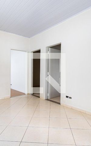 Casa à venda com 300m², 3 quartos e 4 vagas Casa à venda com 300m², 3 quartos e 4 vagasSala