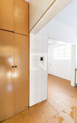 Casa à venda com 300m², 3 quartos e 4 vagas Casa à venda com 300m², 3 quartos e 4 vagasCozinha
