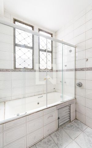 Casa à venda com 300m², 3 quartos e 4 vagas Casa à venda com 300m², 3 quartos e 4 vagasBanheiro da Suíte 2