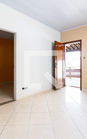 Casa à venda com 300m², 3 quartos e 4 vagas Casa à venda com 300m², 3 quartos e 4 vagasSala