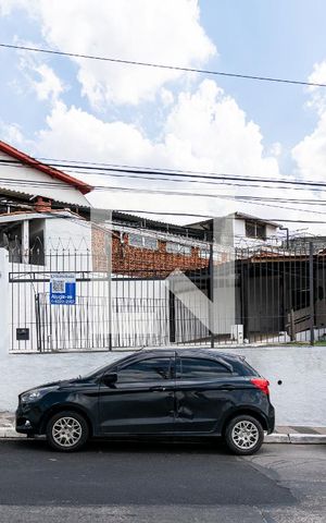 Casa à venda com 300m², 3 quartos e 4 vagas Casa à venda com 300m², 3 quartos e 4 vagasFachada