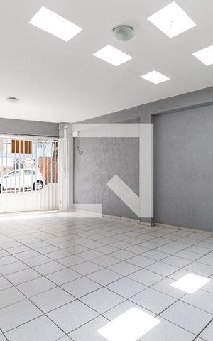Casa à venda com 200m², 3 quartos e 2 vagas Casa à venda com 200m², 3 quartos e 2 vagasGaragem