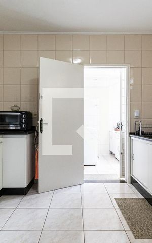 Casa à venda com 200m², 3 quartos e 2 vagas Casa à venda com 200m², 3 quartos e 2 vagasCozinha