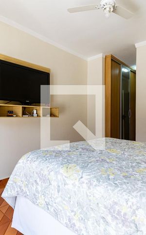 Casa à venda com 200m², 3 quartos e 2 vagas Casa à venda com 200m², 3 quartos e 2 vagasSuíte