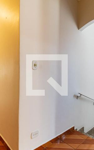 Casa à venda com 200m², 3 quartos e 2 vagas Casa à venda com 200m², 3 quartos e 2 vagasCorredor
