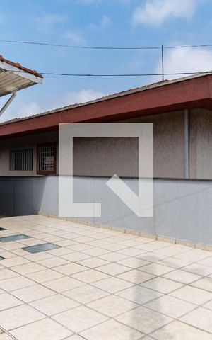 Casa à venda com 200m², 3 quartos e 2 vagas Casa à venda com 200m², 3 quartos e 2 vagasVaranda da Suíte