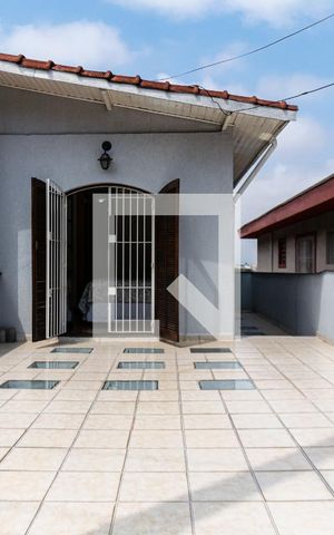 Casa à venda com 200m², 3 quartos e 2 vagas Casa à venda com 200m², 3 quartos e 2 vagasVaranda da Suíte