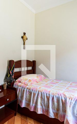 Casa à venda com 200m², 3 quartos e 2 vagas Casa à venda com 200m², 3 quartos e 2 vagasQuarto 2