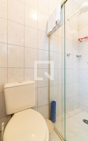 Casa à venda com 200m², 3 quartos e 2 vagas Casa à venda com 200m², 3 quartos e 2 vagasBanheiro da Suíte