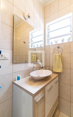 Casa à venda com 200m², 3 quartos e 2 vagas Casa à venda com 200m², 3 quartos e 2 vagasBanheiro da Suíte