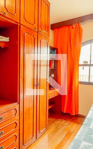 Casa à venda com 352m², 3 quartos e 2 vagas Casa à venda com 352m², 3 quartos e 2 vagasQuarto
