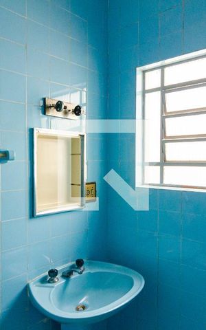 Casa à venda com 344m², 5 quartos e 5 vagas Casa à venda com 344m², 5 quartos e 5 vagasBanheiro Social 1