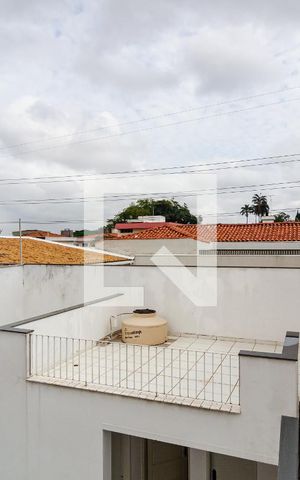 Casa à venda com 344m², 5 quartos e 5 vagas Casa à venda com 344m², 5 quartos e 5 vagasVista da Suíte