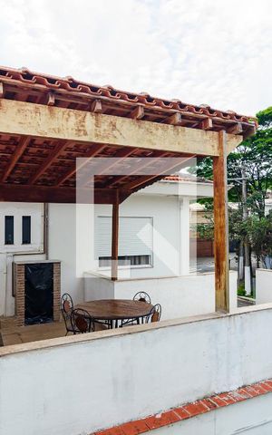 Casa à venda com 344m², 5 quartos e 5 vagas Casa à venda com 344m², 5 quartos e 5 vagasVista do Quarto 2