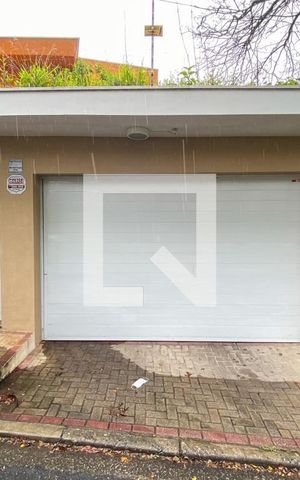 Casa para alugar com 400m², 3 quartos e 3 vagasFachada
