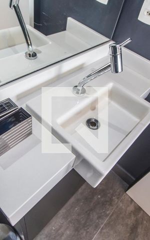 Apartamento à venda com 54m², 1 quarto e 2 vagasDetalhe banheiro