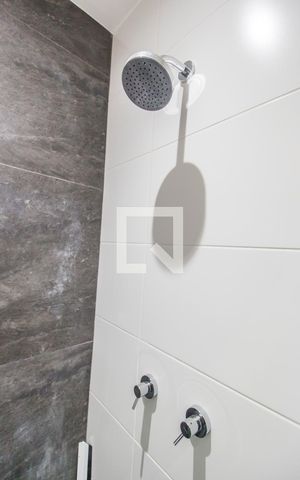 Apartamento à venda com 54m², 1 quarto e 2 vagasDetalhe banheiro