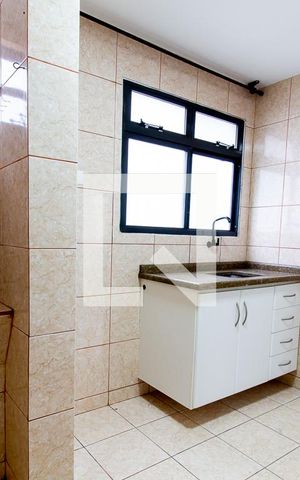 Apartamento para alugar com 50m², 2 quartos e 1 vaga Apartamento para alugar com 50m², 2 quartos e 1 vagaCozinha e Área de Serviço
