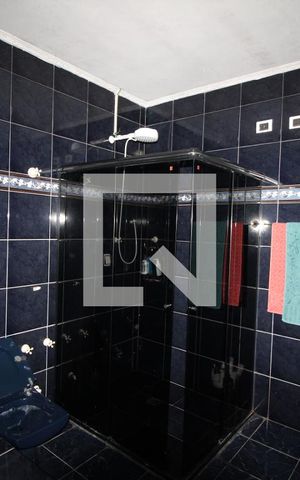 Casa para alugar com 210m², 3 quartos e 3 vagasSuite banheiro