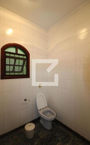 Casa para alugar com 210m², 3 quartos e 3 vagasBanheiro
