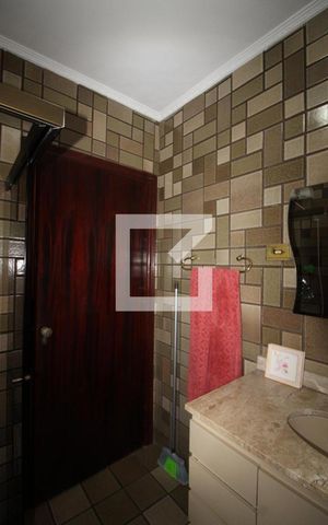 Casa para alugar com 210m², 3 quartos e 3 vagasBanheiro 2