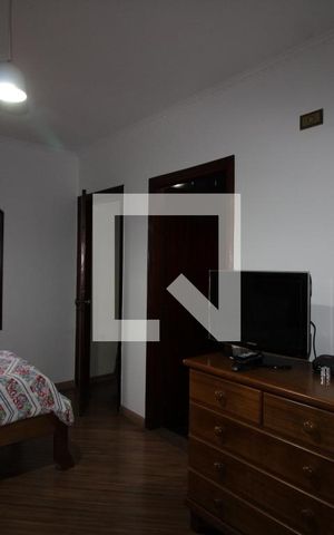 Casa para alugar com 210m², 3 quartos e 3 vagasSuite