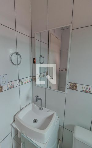 Casa à venda com 180m², 2 quartos e 2 vagasbanheiro quarto 2