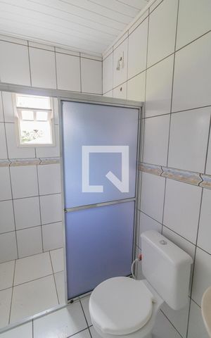 Casa à venda com 180m², 2 quartos e 2 vagasBanheiro