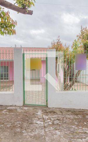 Casa à venda com 180m², 2 quartos e 2 vagasFachada