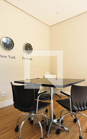 Apartamento à venda com 70m², 3 quartos e 2 vagas Apartamento à venda com 70m², 3 quartos e 2 vagasSala de reunião