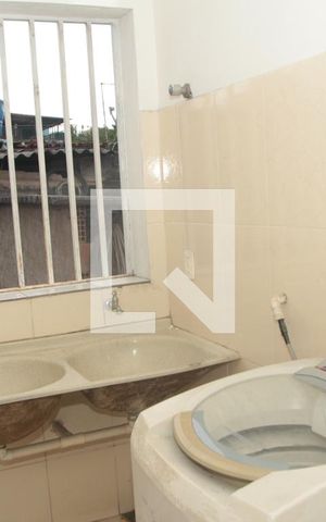 Casa à venda com 90m², 4 quartos e 1 vagaÁrea de serviço 