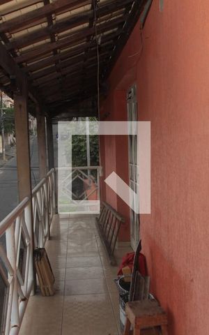 Casa à venda com 90m², 4 quartos e 1 vagaSacada