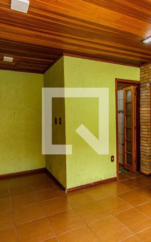 Casa à venda com 164m², 4 quartos e 4 vagas Casa à venda com 164m², 4 quartos e 4 vagasCozinha