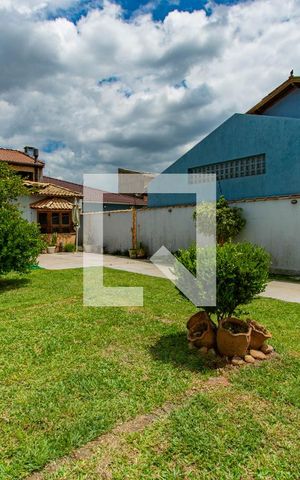 Casa à venda com 164m², 4 quartos e 4 vagas Casa à venda com 164m², 4 quartos e 4 vagasQuintal