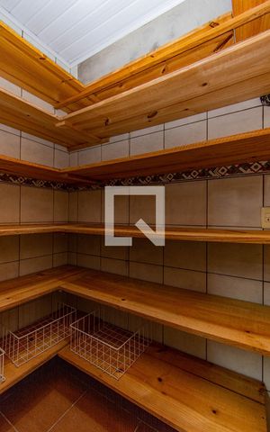 Casa à venda com 164m², 4 quartos e 4 vagas Casa à venda com 164m², 4 quartos e 4 vagasDespensa