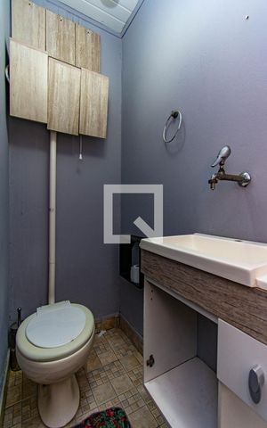 Casa à venda com 164m², 4 quartos e 4 vagas Casa à venda com 164m², 4 quartos e 4 vagasBanheiro Churrasqueira