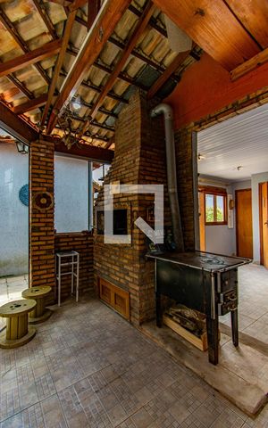 Casa à venda com 164m², 4 quartos e 4 vagas Casa à venda com 164m², 4 quartos e 4 vagasChurrasqueira