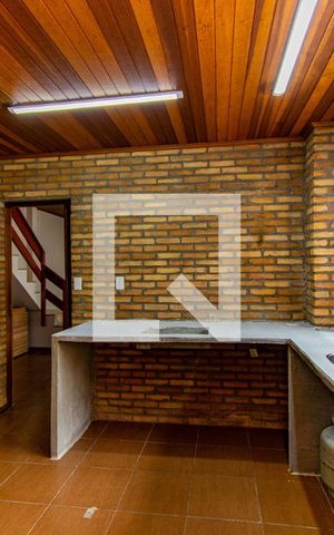 Casa à venda com 164m², 4 quartos e 4 vagas Casa à venda com 164m², 4 quartos e 4 vagasCozinha