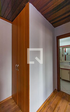 Casa à venda com 164m², 4 quartos e 4 vagas Casa à venda com 164m², 4 quartos e 4 vagasArmário Embutido