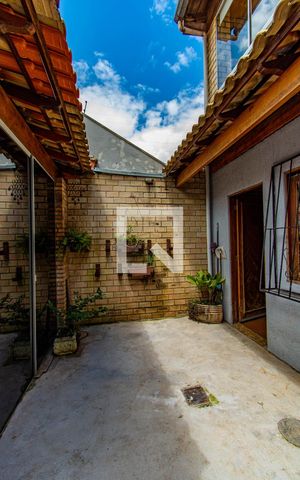 Casa à venda com 164m², 4 quartos e 4 vagas Casa à venda com 164m², 4 quartos e 4 vagasQuintal