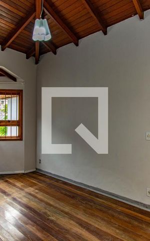 Casa à venda com 164m², 4 quartos e 4 vagas Casa à venda com 164m², 4 quartos e 4 vagasGabinete