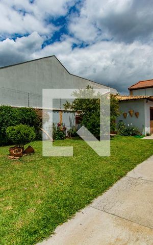 Casa à venda com 164m², 4 quartos e 4 vagas Casa à venda com 164m², 4 quartos e 4 vagasQuintal