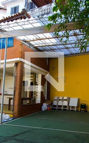Casa à venda com 300m², 4 quartos e 4 vagasQuadra
