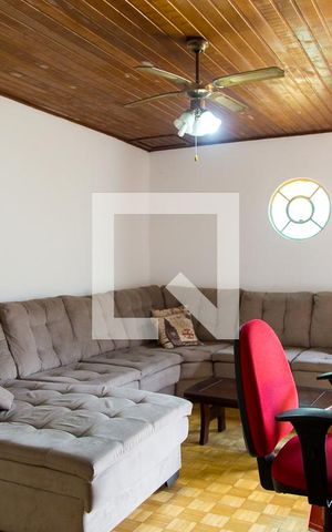 Casa à venda com 300m², 4 quartos e 4 vagasSala 2