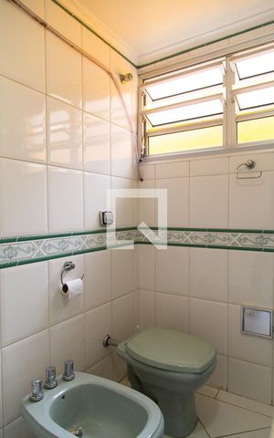 Casa à venda com 300m², 4 quartos e 4 vagasBanheiro da Suíte
